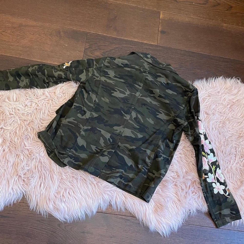 Jacket - Picture 3 of 3